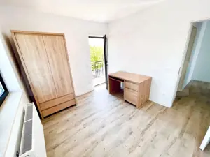 Casă modernă, tip duplex, de inchiriat, 88 mp + 200 mp teren, zona Lisaura  - imagine 3