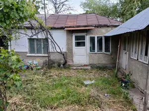 Teren + casă de vânzare, zonă liniștită  - imagine 2