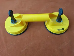 Dispozitiv cu ventuza dubla pentru transportarea sticlei