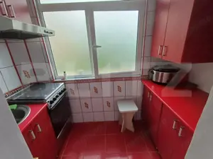 Apartament de vanzare, cu 3 camere, 70 mp, zona Revolutiei