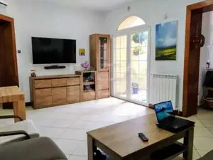 3 camere  curte proprie parcare și pivniță Grozăvești