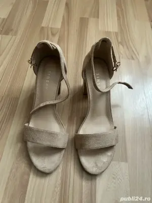 sandale bej ,38 