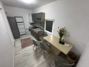 Casă cu 3 camere zona Faleză Nord, Renovată, Centrală pe gaz - imagine 8