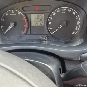 Vând Scoda Fabia anul 2009 - imagine 2