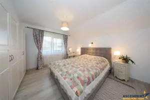 Vila apreciabila,Sanpetru,toate utilitatile,iluminat stradal,drum asfaltat - imagine 4