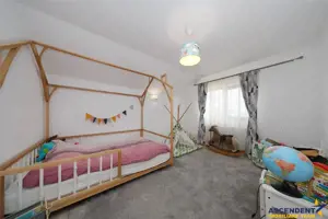 Vila apreciabila,Sanpetru,toate utilitatile,iluminat stradal,drum asfaltat - imagine 9