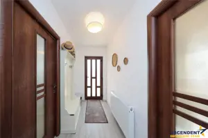 Vila apreciabila,Sanpetru,toate utilitatile,iluminat stradal,drum asfaltat - imagine 6