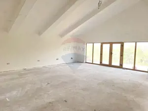 Casă / Vilă la gri aproape gata sa devina " acasa" ! - imagine 3