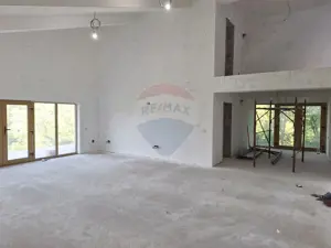 Casă / Vilă la gri aproape gata sa devina " acasa" ! - imagine 4