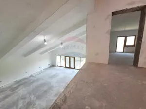 Casă / Vilă la gri aproape gata sa devina " acasa" ! - imagine 17