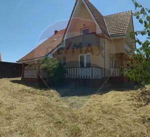 Casă cu mansardă cu 5 camere de vânzare în zonă metropolitană Paleu - imagine 2