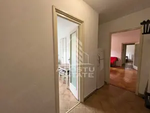 Apartament cu 3 camere, semidecomandat, etajul 2, zona Centrala - imagine 2