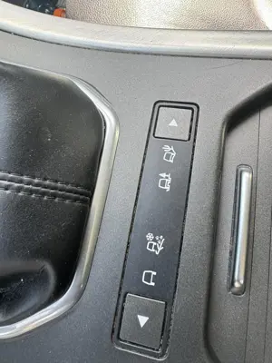 Vind Range Rover evoquie Dinamica 2.2 motorina model 2015 manual 4x4 la buton și electronic ful - imagine 4