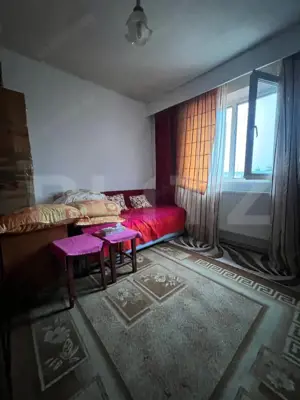 Apartament cu 2 camere, semidecomandat, zona micro 3  - imagine 2