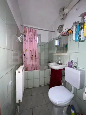 Apartament cu 2 camere, semidecomandat, zona micro 3  - imagine 4