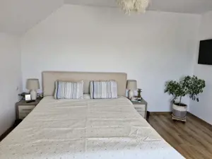 Casa P+1 , 1024 MP TEREN 1024 mp ,184 utili, Malu Mare - imagine 5