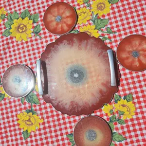 CADOU. Set de cafea din rasina, lucrat manual.