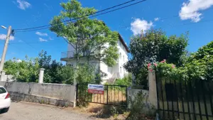 Vand vila situata in Pitesti, impartita in 8 apartamente - imagine 15