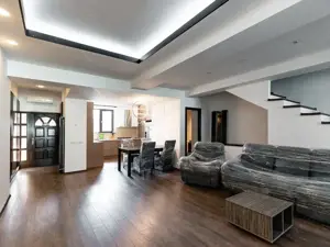 De inchiriat Vila cu 3 camere Crangasi