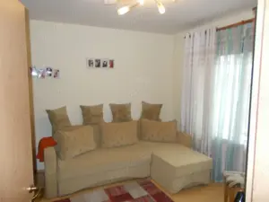 Vila, Sanandrei, central, 5 camere, 160mp utili, 836mp, un loc placut si linistit in zona centrala - imagine 3