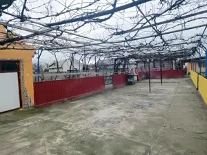 Casă la cheie cu 10 camere,1330 mp teren, în Munteni, Galaţi - imagine 4