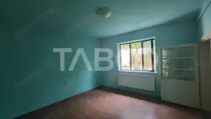 Doua case la pret de una teren 900 mp zona Turnisor - imagine 11