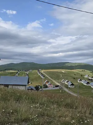 Vând lot + casă sat.Rotunda