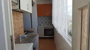 Proprietar vând apartament 3 camere   Bd. Mihai Viteazul, Sibiu   56 mp, balcon și boxă - imagine 2