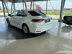 Toyota Corolla -2022 - imagine 4