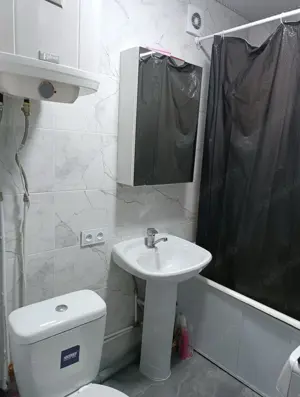 ofer spre inchiriere o garsonieră luminoasă 2 min Metrou Obor