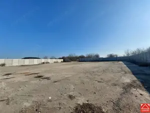 Teren ingradit si betonat, in apropiere de Aeroport - imagine 7