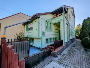 Casa cu 6 camere, 600 mp teren, zona Fratelia, limita cu Girocului