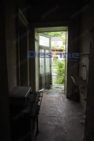 VAND CASA IN CENTRUL VECHI,DEJ,CURTE COMUNA,NECESITA RENOVARE - imagine 12