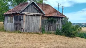 Se vinde casă bătrânească în zonă de munte