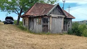 Se vinde casă bătrânească în zonă de munte - imagine 5