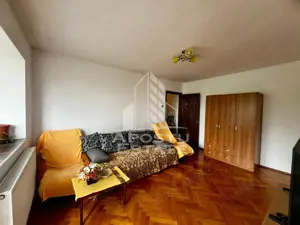 Apartament 4 camere plus boxa ,centrala proprie,zona Take Ionescu