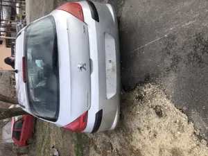 Peugeot 308 - imagine 4