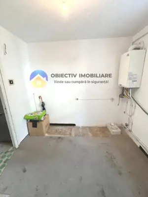 Apartament 3 camere , zona centrala, etaj 1 - imagine 7