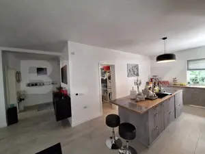 Vila de lux, mobilata, utilata, teren superb 1150 mp, piscina! - imagine 12