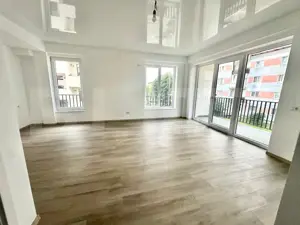Garsonieră 33 mp, balcon, bloc nou, zona Centrala