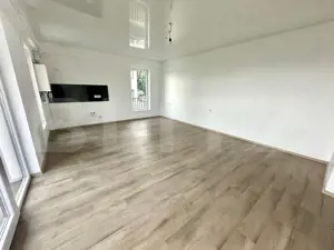 Garsonieră 33 mp,parter,bloc nou, ideală locuință sau spatiu birouri