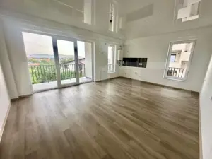 Garsonieră 33 mp, balcon, bloc nou, zona Centrala