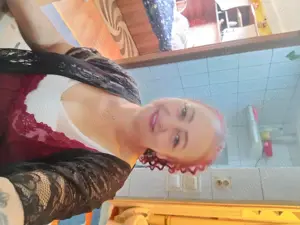 Andreea, matură  - imagine 4