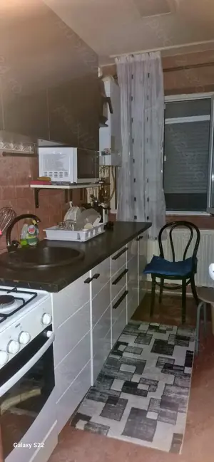 Vând apartament 2 camere mobilat utilat - imagine 3