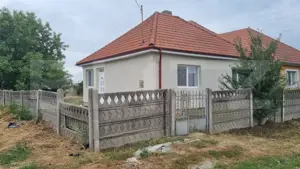Casa de vanzaare, 80 mp, zona Bercu nou