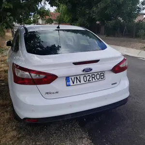 Ford ,Focus ,full option , 4000 euro ,129.000 km - imagine 3