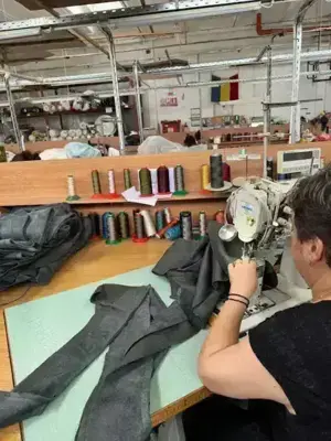 Angajam Croitorese in masina cusut si la taiat piele naturala  