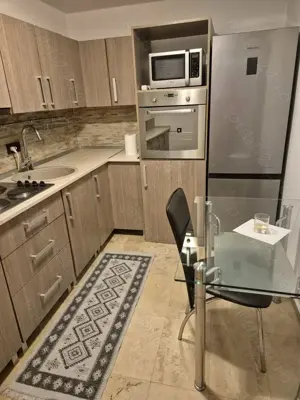 Apartament cu trei camere de închiriat, zona liniștită  - imagine 10