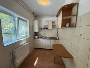 Apartament 3 camere decomandat in vila - imagine 7