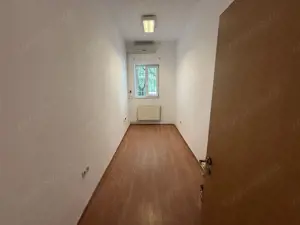 Apartament 3 camere decomandat in vila - imagine 4